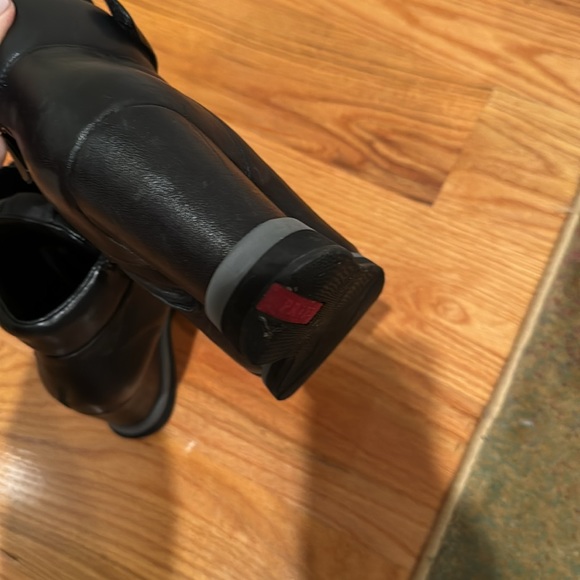 Women Prada boots ,37,5 - Picture 3 of 3